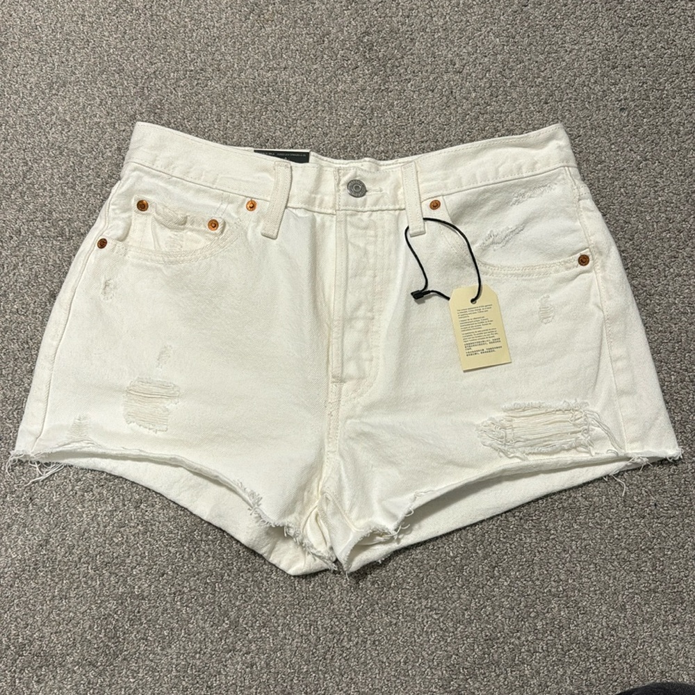 NWT White Levi’s Jean Shorts